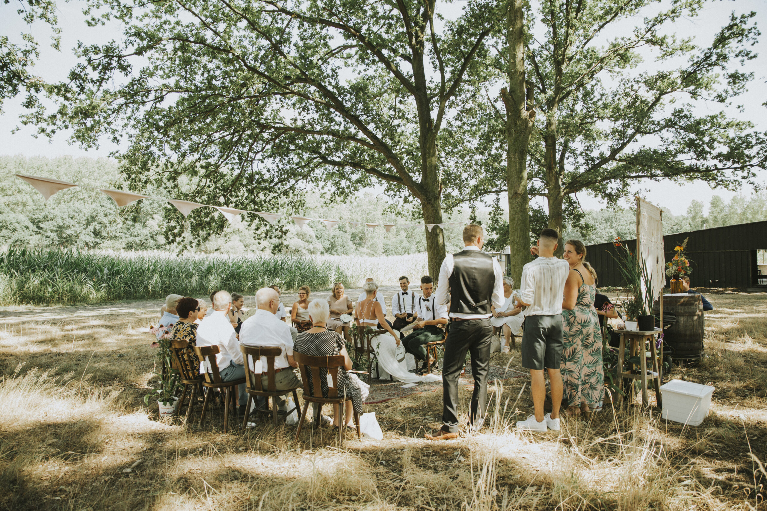 Trouwceremonie in het bos